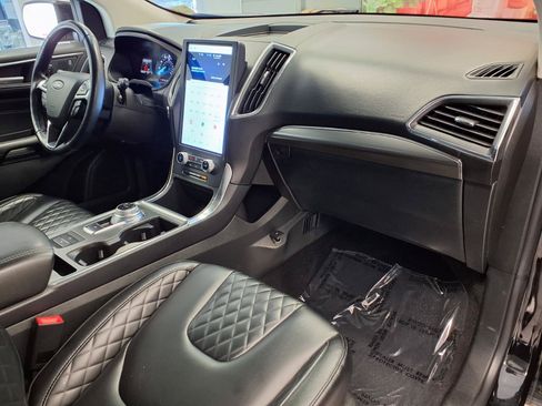Used 2023 Ford Edge Titanium AWD/4WD image 9