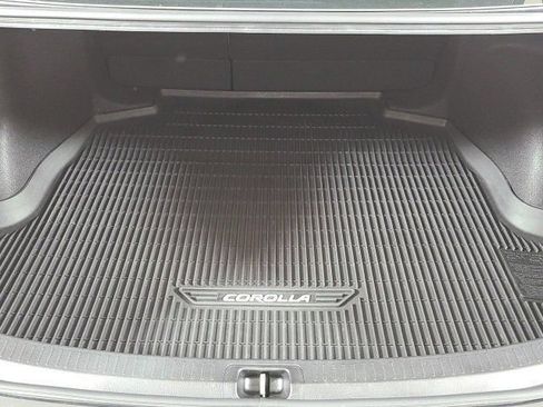 Used 2020 Toyota Corolla SE FWD image 32