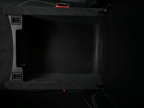 Used 2023 Aston Martin V8 Vantage Coupe RWD image 19