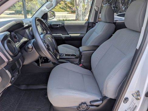 Used 2018 Toyota Tacoma SR w/ SR Convenience Package AWD/4WD image 2