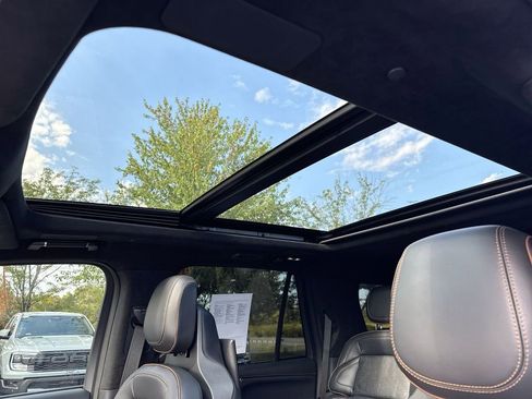 Used 2025 Lincoln Navigator Black Label image 19