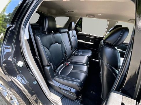 Used 2025 Honda Pilot EX-L image 19