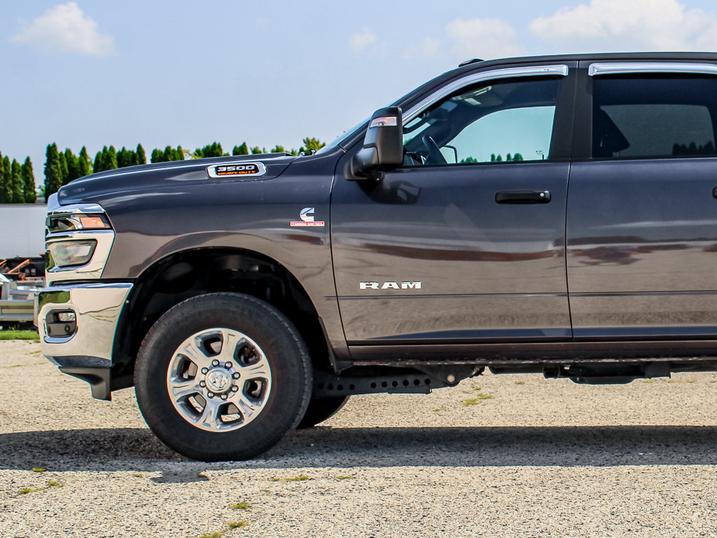 Used 2025 RAM 3500 Big Horn AWD/4WD image 41
