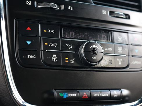 Used 2019 Dodge Grand Caravan GT image 35