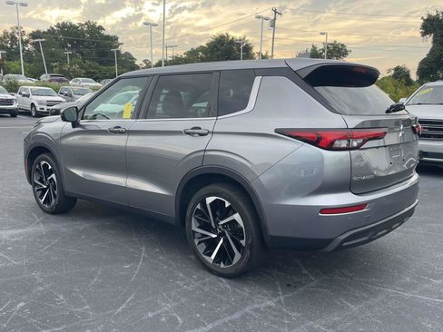 Used 2022 Mitsubishi Outlander SE AWD/4WD image 5