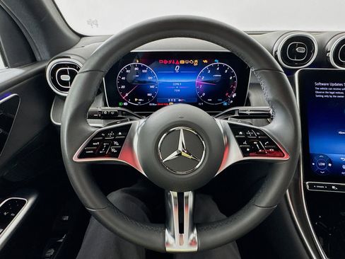 Used 2026 Mercedes-Benz GLC 300 image 12