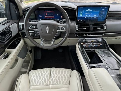 Used 2022 Lincoln Navigator L Black Label image 19