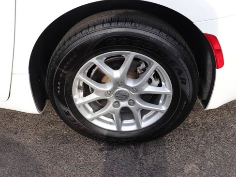Used 2024 Chrysler Pacifica Touring-L FWD image 63