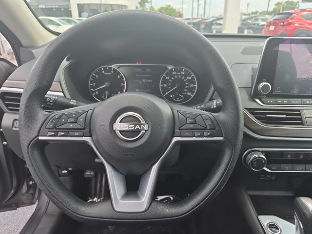 Used 2025 Nissan Altima 2.5 SV FWD image 22