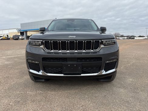 Used 2023 Jeep Grand Cherokee L Limited image 23