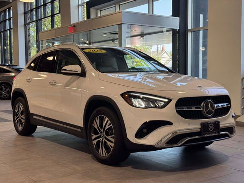 Certified 2025 Mercedes-Benz GLA 250 4MATIC image 2