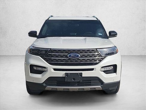 Used 2021 Ford Explorer King Ranch w/ Premium Technology Package RWD image 2