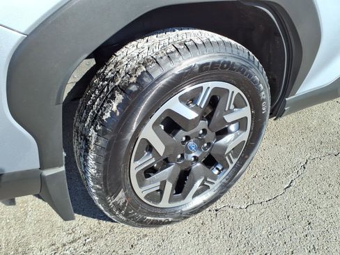 Certified 2025 Subaru Forester Premium image 7