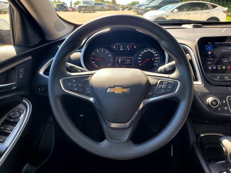 Used 2024 Chevrolet Malibu LT FWD image 9