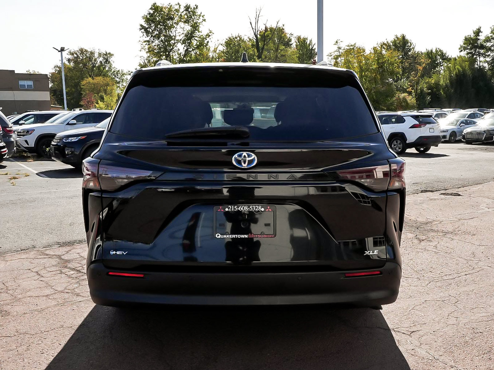 Used 2025 Toyota Sienna XLE FWD image 5