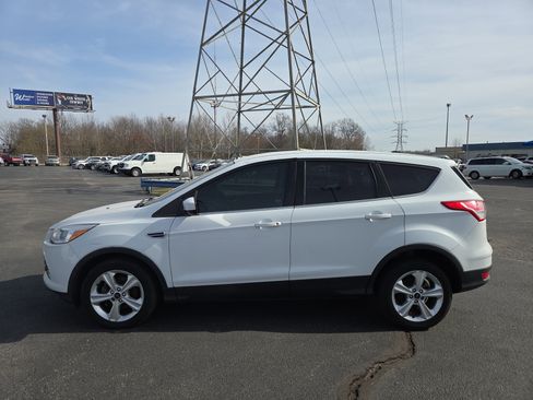 Used 2014 Ford Escape SE image 2