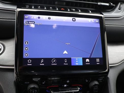 Used 2023 Jeep Grand Cherokee Limited image 18