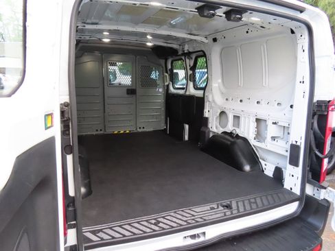 Used 2018 Ford Transit 250 130 Low Roof RWD image 16