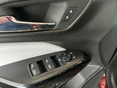 Used 2024 Chevrolet Trax LT FWD image 4