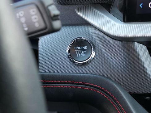 Used 2025 Ford Explorer ST image 18