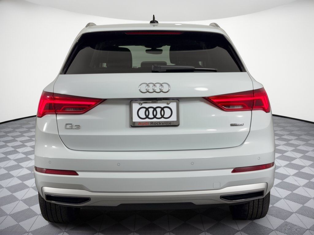 Used 2022 Audi Q3 2.0T Premium w/ Convenience Package AWD/4WD image 11