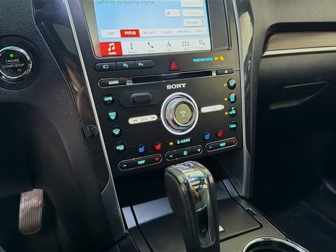 Used 2016 Ford Explorer Limited w/ Equipment Group 301A FWD image 17