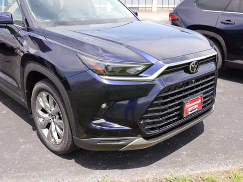 New 2026 Toyota Grand Highlander AWD Hybrid image 2