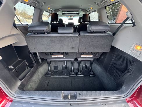 Used 2016 Toyota Sienna SE Premium image 12