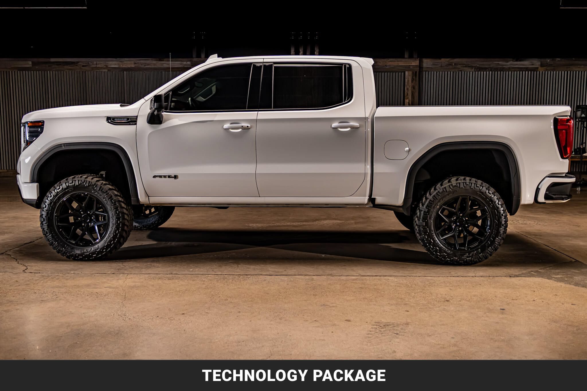 Used 2023 GMC Sierra 1500 AT4 w/ Technology Package AWD/4WD image 6