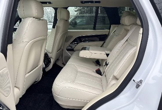 Used 2026 Land Rover Range Rover SE AWD/4WD image 9
