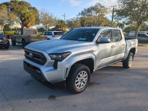 Used 2025 Toyota Tacoma SR5 image 10
