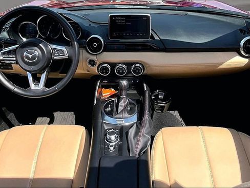 Used 2017 MAZDA MX-5 Miata RF Grand Touring image 16