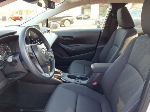 Used 2025 Toyota Corolla LE image 5