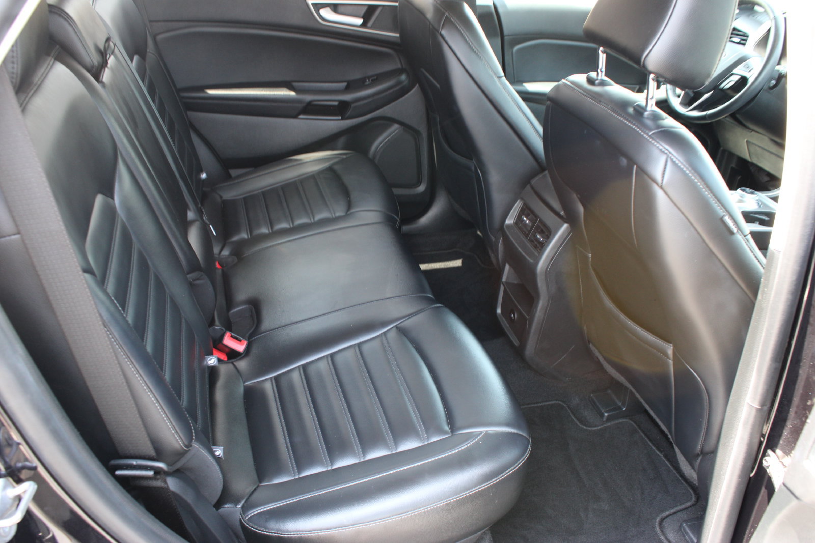 Used 2024 Ford Edge SEL AWD/4WD image 28