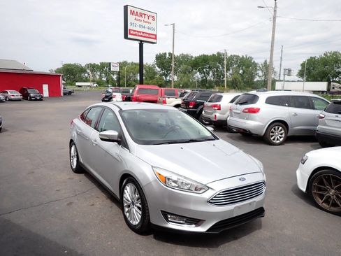 Used 2015 Ford Focus Titanium FWD image 1