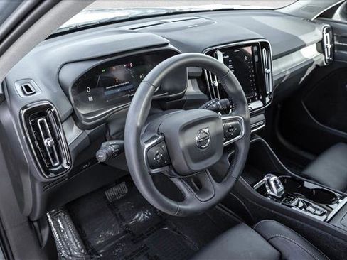 Used 2023 Volvo XC40 B5 Ultimate w/ Protection Package Premier image 10