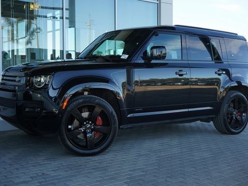 Used 2022 Land Rover Defender 110 X image 4