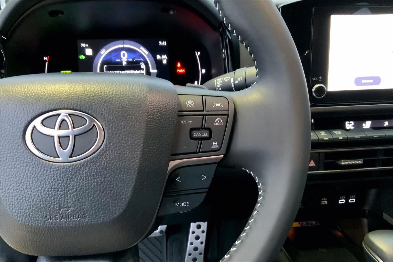 Used 2026 Toyota Camry SE FWD image 22