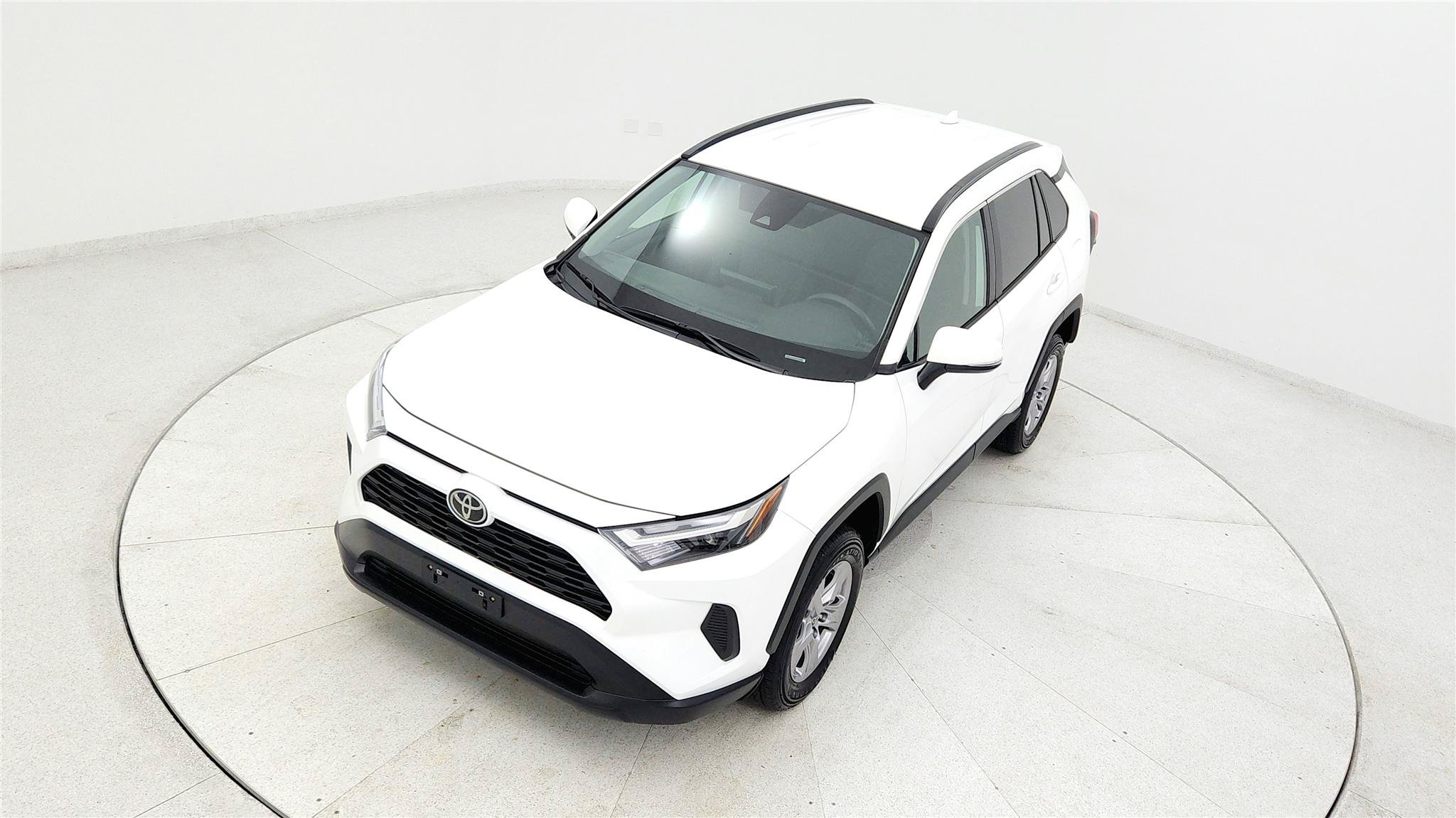 Used 2025 Toyota RAV4 XLE FWD image 33