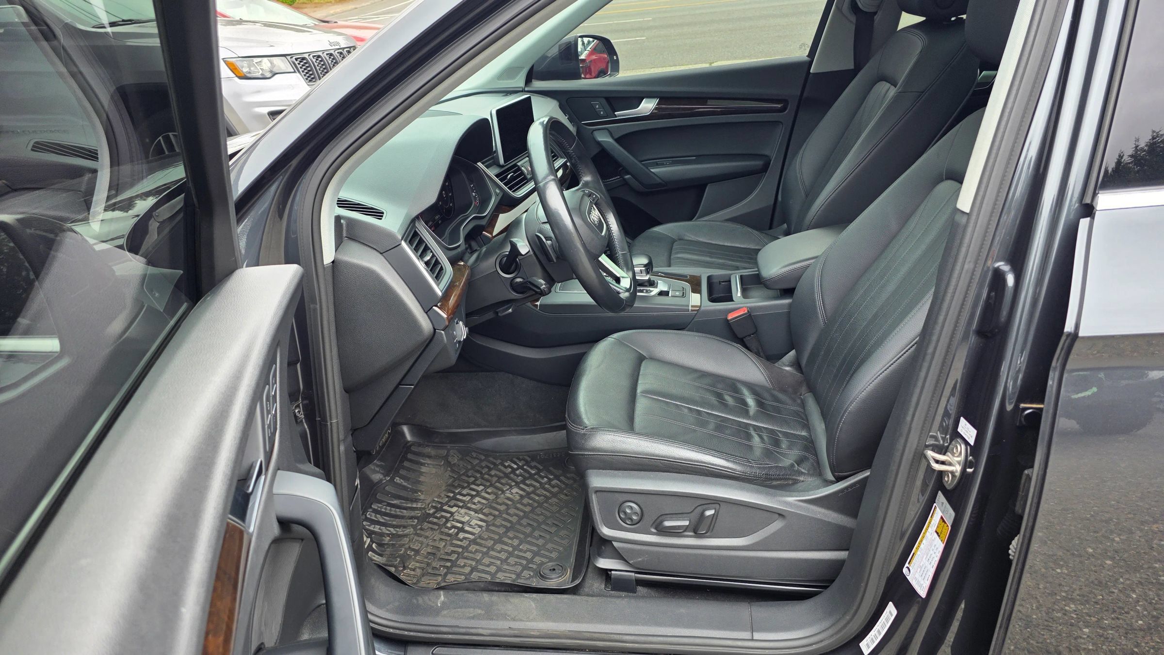 Used 2018 Audi Q5 2.0T Premium Plus w/ Premium Plus Package AWD/4WD image 10