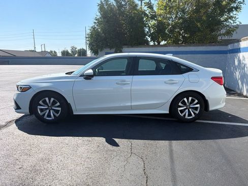 Used 2023 Honda Civic LX image 2