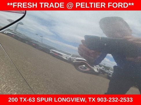 Used 2022 Genesis G70 2.0T image 9