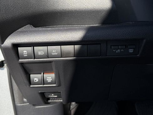 Used 2025 Toyota Sienna XSE w/ XSE Plus Package image 20