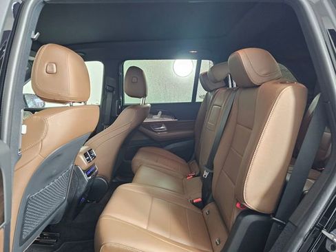 Used 2025 Mercedes-Benz GLS 450 4MATIC image 20