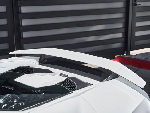 Used 2023 Lamborghini Huracan Tecnica RWD image 10