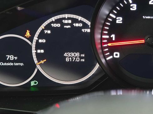 Used 2020 Porsche Cayenne AWD/4WD image 26