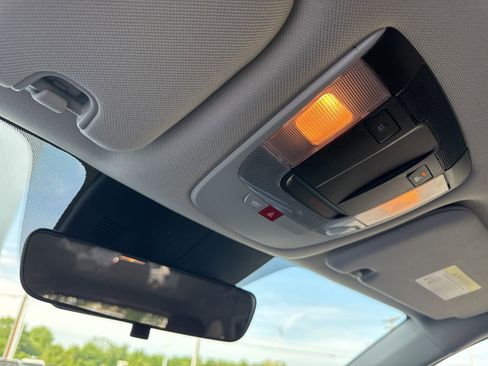 Used 2024 Kia Sorento LX image 30