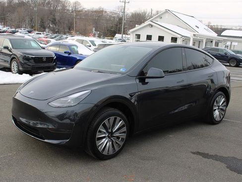 Used 2024 Tesla Model Y Long Range image 4