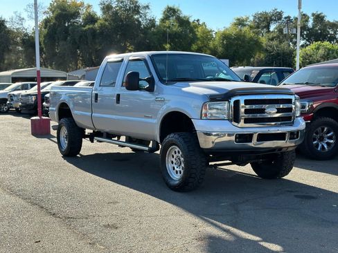 Used 2005 Ford F350 Harley-Davidson image 2