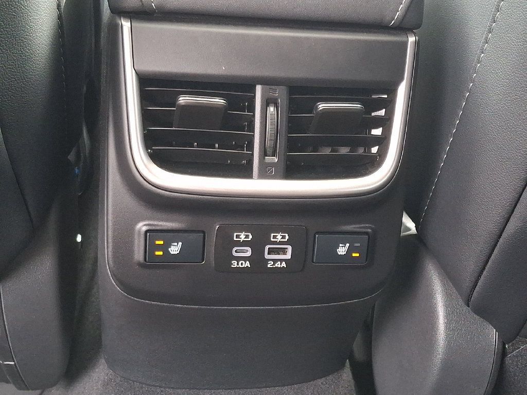 Used 2025 Subaru Outback Touring AWD/4WD image 12